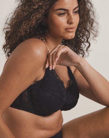 Pretty Secrets Full Cup Lace Padded Wired Bra (B-G)