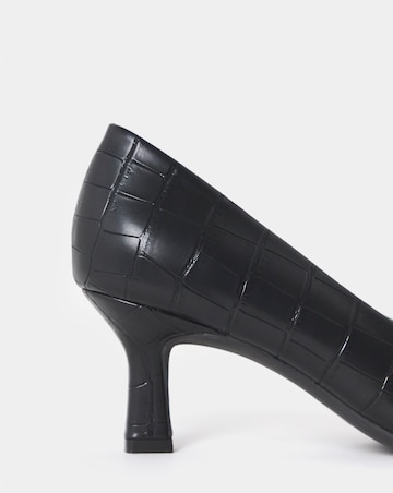 Heavenly Soles Kirsten Pointed Toe Court Shoes - Wide Fit (E)