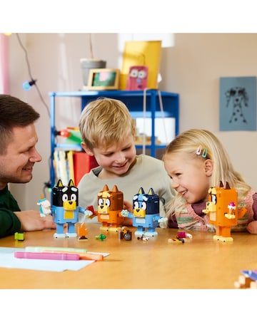 LEGO Brick-Built Bluey Family 11217