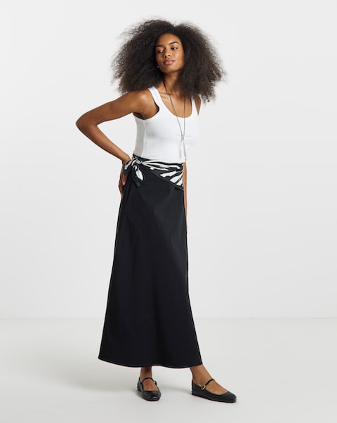 Simply Be Black Elasticated Waist Full Skirt