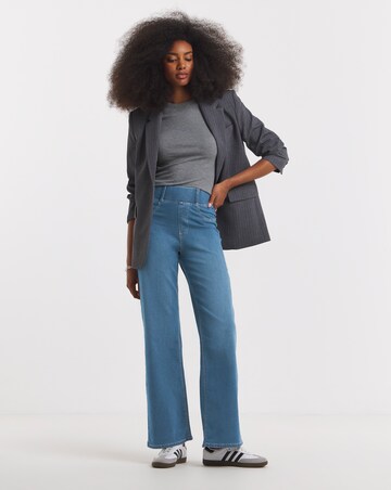 Mid Wash Wide Leg Pull On Jegging