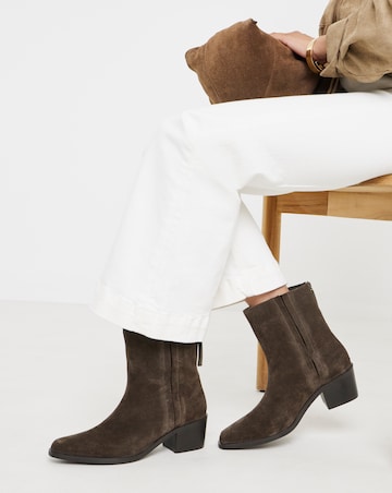 Shaundi Leather Block Heel Ankle Boots - Wide Fit (E)