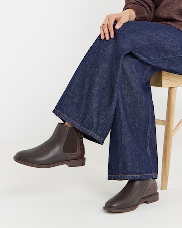 Helina Classic Ankle Chelsea Boots - Standard Fit (D)