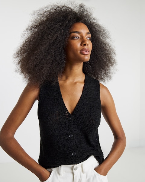 Black Knitted Tape Yarn Waistcoat