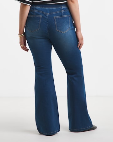 Mid Blue Flared Weekender Jeggings