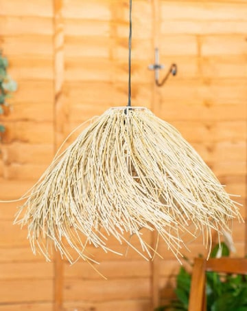 ValueLights Solar Powered Natural Grass Outdoor Hanging Pendant Garden Light