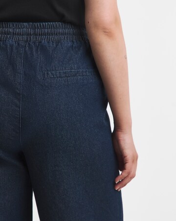 Pintuck Wide Leg Jogger Jeans