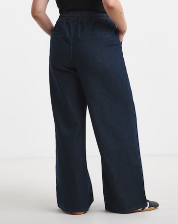 Pintuck Wide Leg Jogger Jeans