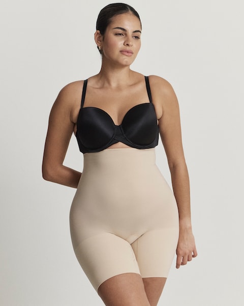 Spanx Everyday Seamless Medium Control High Waist Shorts