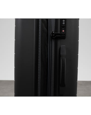 Rock Resilient Medium Suitcase