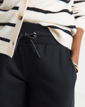 Black Barrel Leg Jogger