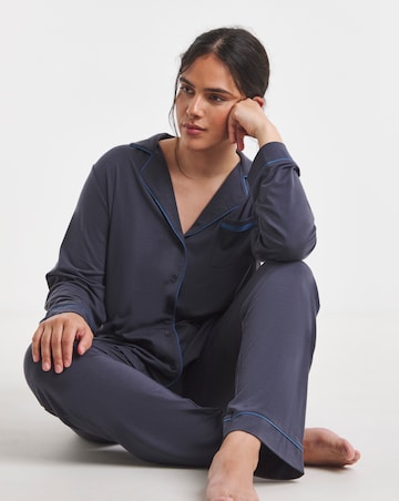 Pretty Secrets Contrast Piping Revere Pyjama Set