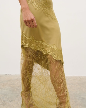 Pretty Lavish Roblin Lace Maxi Dress