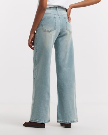 Light Wash 24/7 Stretch Wide Leg Jeans