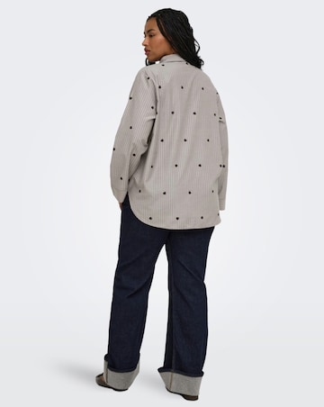 ONLY EMBROIDERED HEART SHIRT
