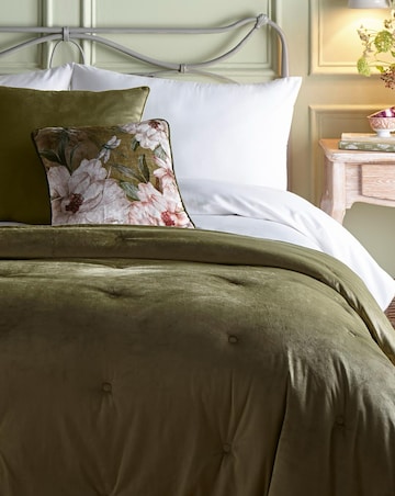 Appletree Austell Velvet Bedspread