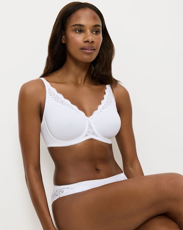 Triumph Amourette Minimiser Wired Bra White