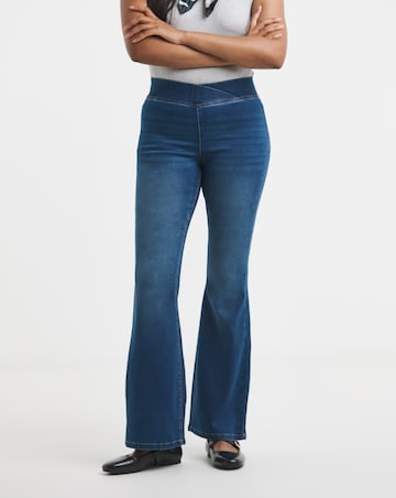Mid Blue Flared Weekender Jeggings