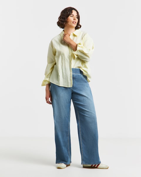 Mid Wash Wide Leg Pull On Jegging