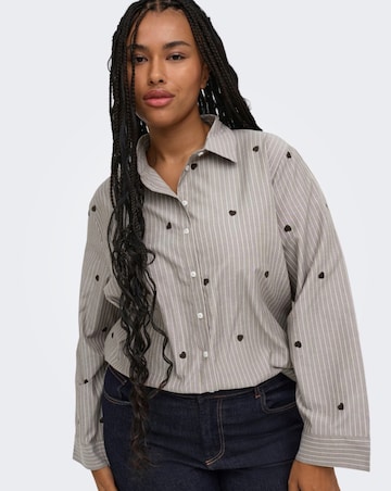 ONLY EMBROIDERED HEART SHIRT