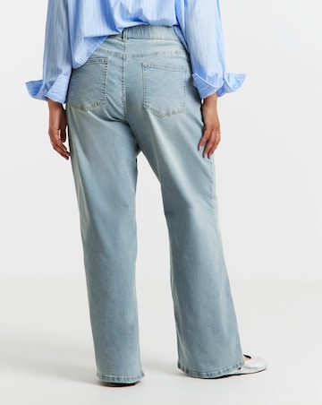 Light Wash 24/7 Stretch Wide Leg Jeans