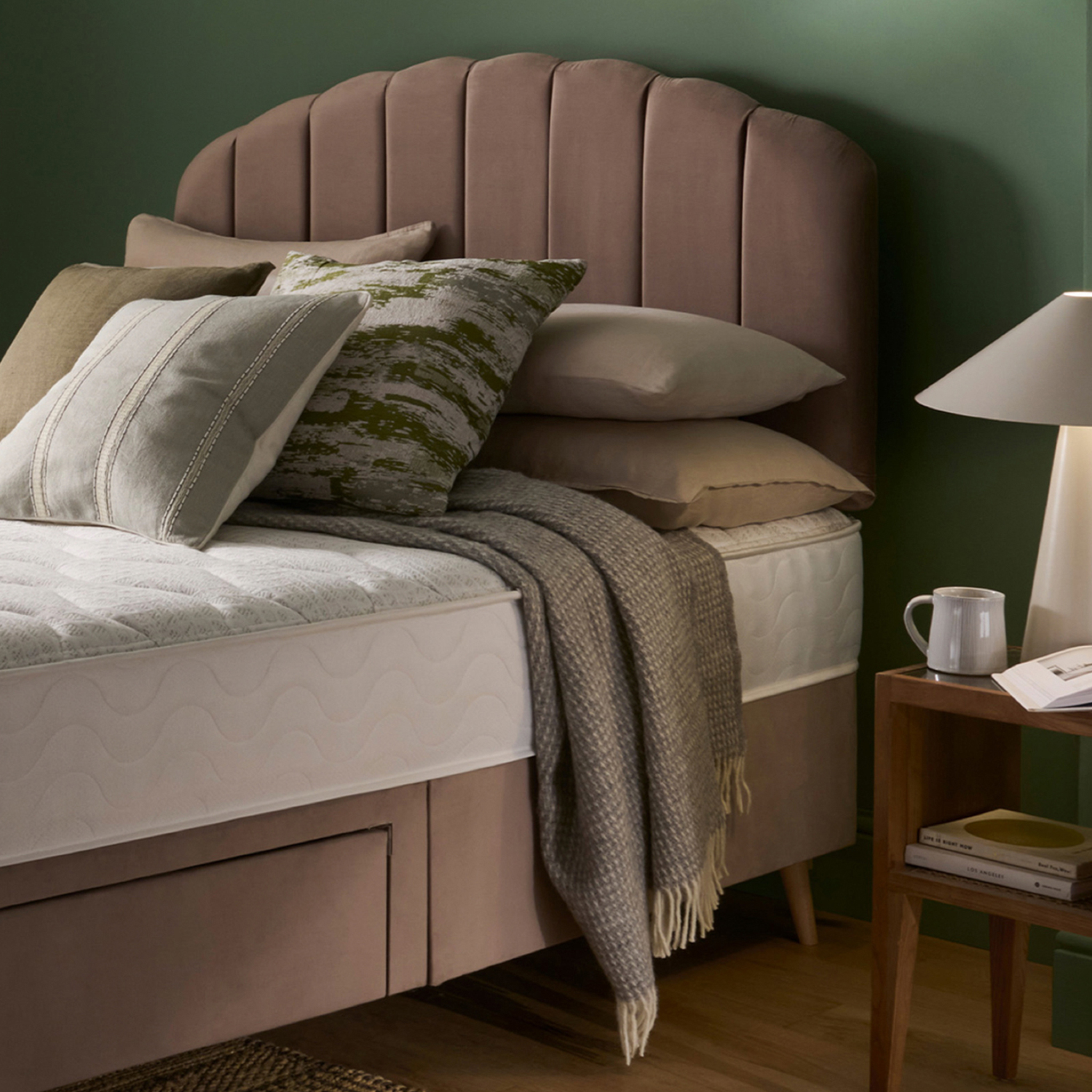 Bedding accessories including mattress, blanket, and cusshions