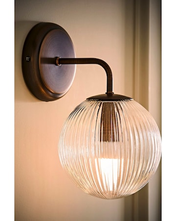 ValueLights Kempton Ribbed Glass Globe Wall Light Brushed Brass