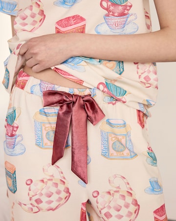 Chelsea Peers Cotton Crew Neck T-Shirt & Capri Bottoms Tea Party Print