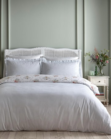 Appletree Floral Bouquet Duvet Cover Set