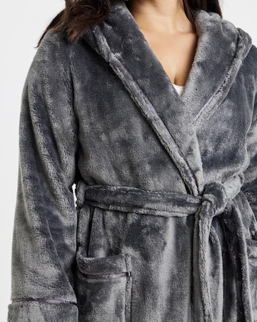 Pretty Secrets Luxury Robe