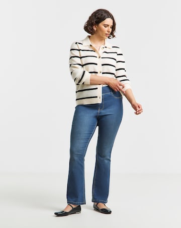 Mid Wash Stretch Flared Pull On Jeggings