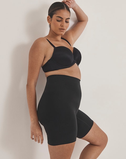 Spanx Everyday Seamless Medium Control Mid Thigh Short Black
