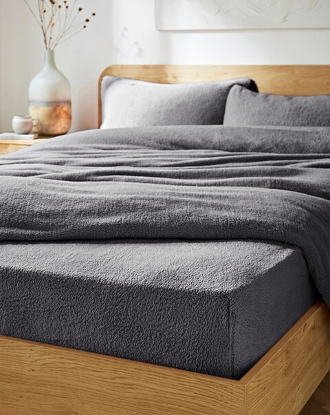 New In - Cosy Cuddle Fleece 32cm Fitted Sheet