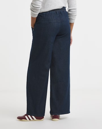 Pintuck Wide Leg Jogger Jeans