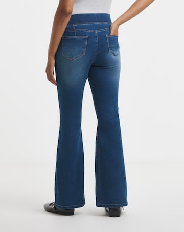Mid Blue Flared Weekender Jeggings