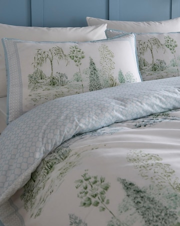 Appletree Willow Tree Scene Duvet Cover Set