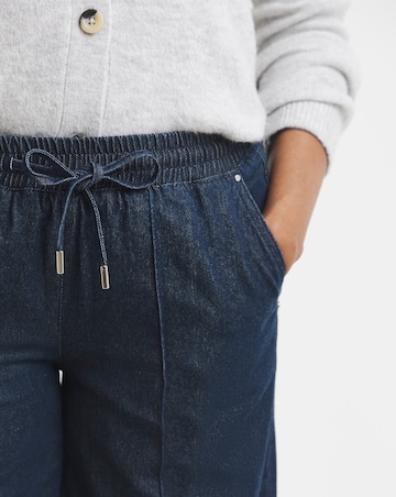 Pintuck Wide Leg Jogger Jeans