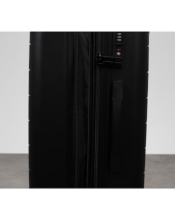 Rock Resilient Medium Suitcase
