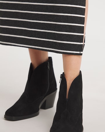 Alma Suede V Cut Western Ankle Boots Standard D Fit