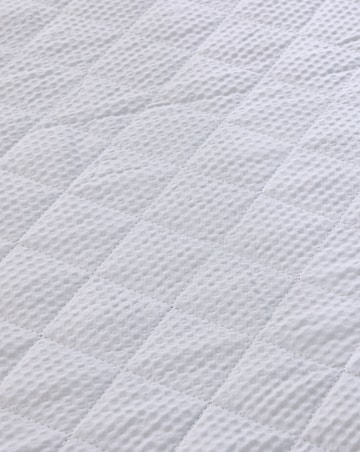 Downland Luxury Waffle Mattress Protector