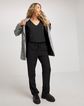Simply Be Black Value V Neck Woven Vest