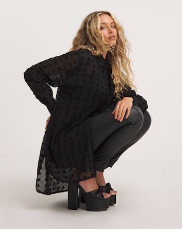 Black Relaxed Dip Back Georgette Dobby Shirt