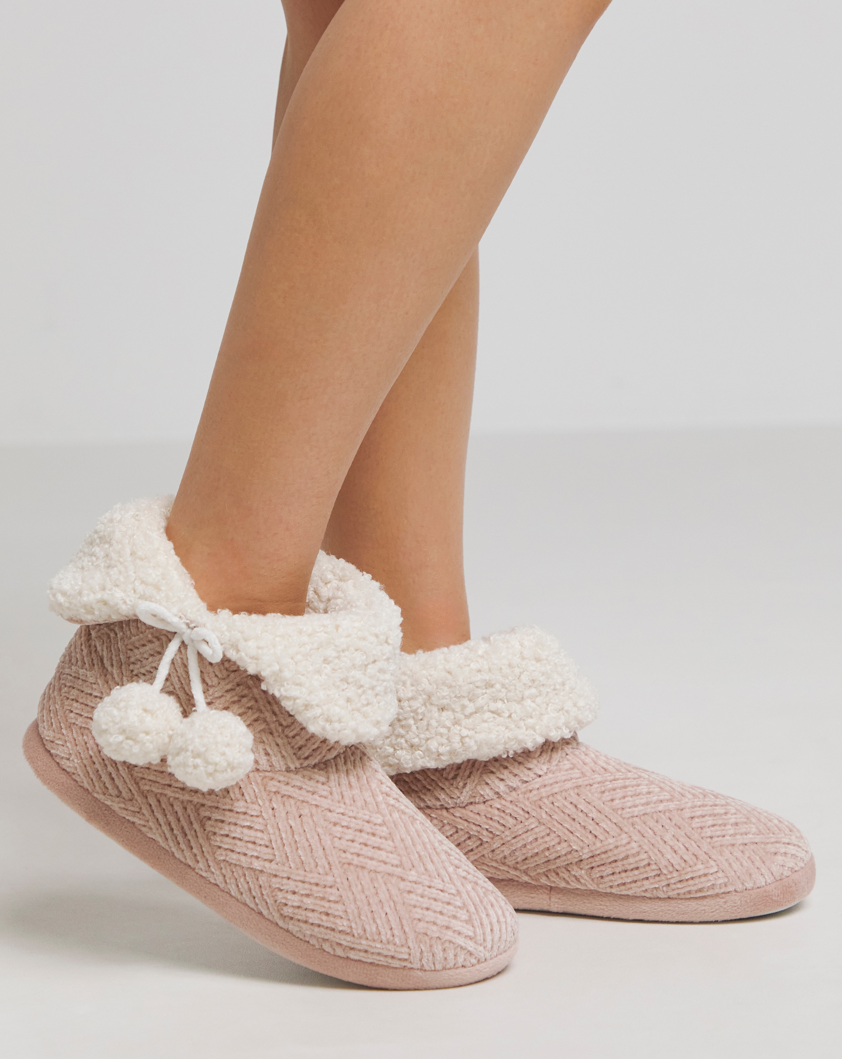 extra wide slipper boots
