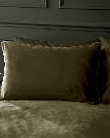 Catherine Lansfield Kingsley Matt Velvet Duvet Set