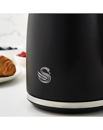 Swan Serenity Black 1.7L Kettle