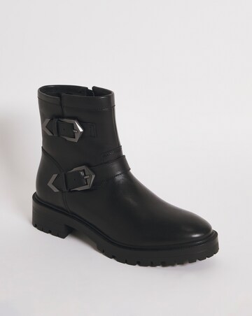 Leather Chunky Buckle Boot E Fit