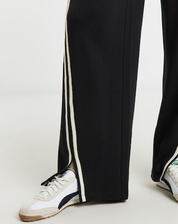 Wide Leg Jogger with Stripes to Side