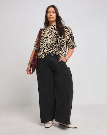 Leopard Crew Neck T-Shirt