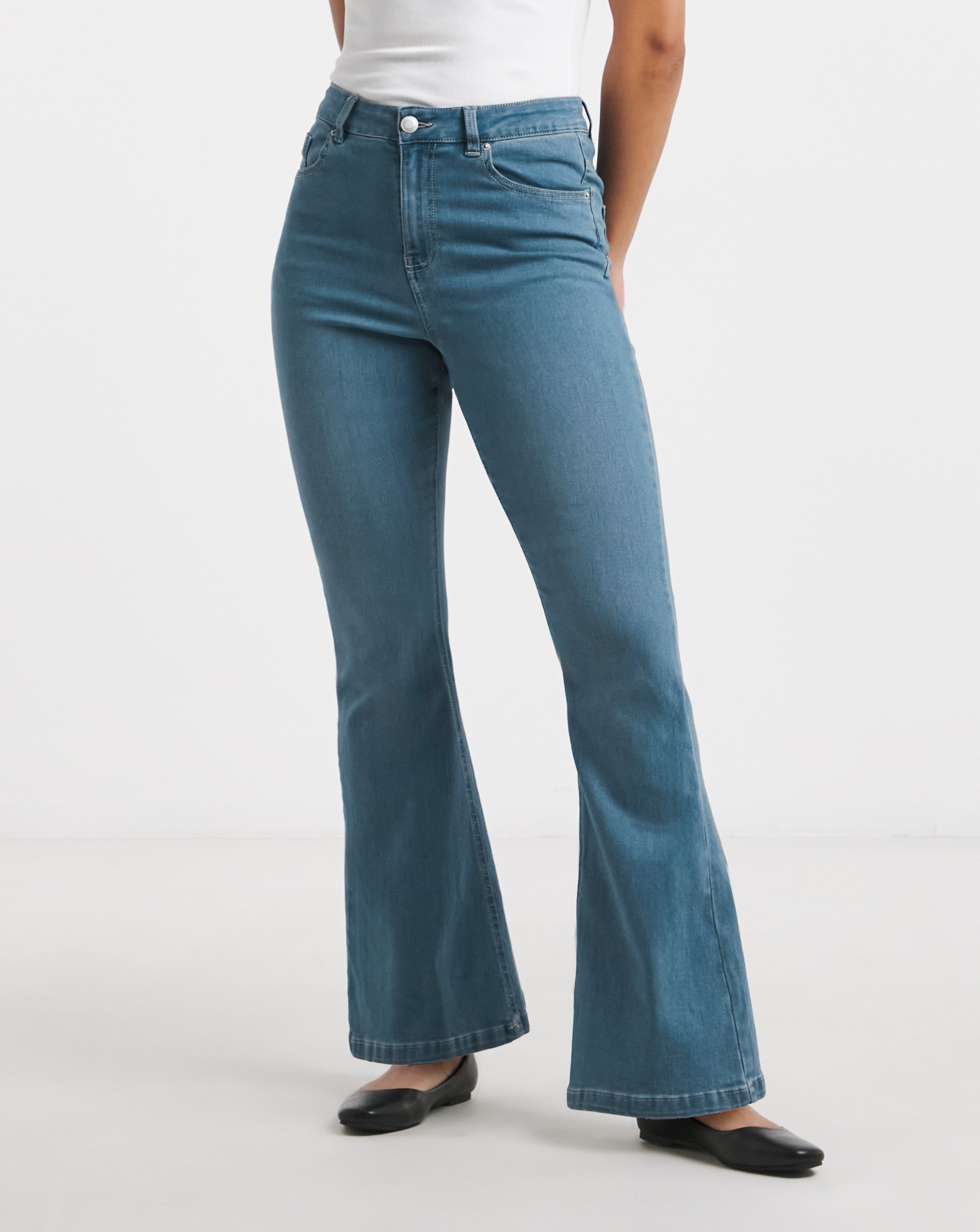 Mid Wash Highwaist Super Stretch Flared Jeans | Simply Be