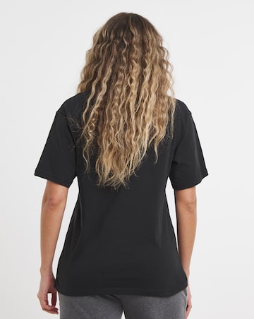 PUMA Essentials No.1 Logo Relaxed T-Shirt